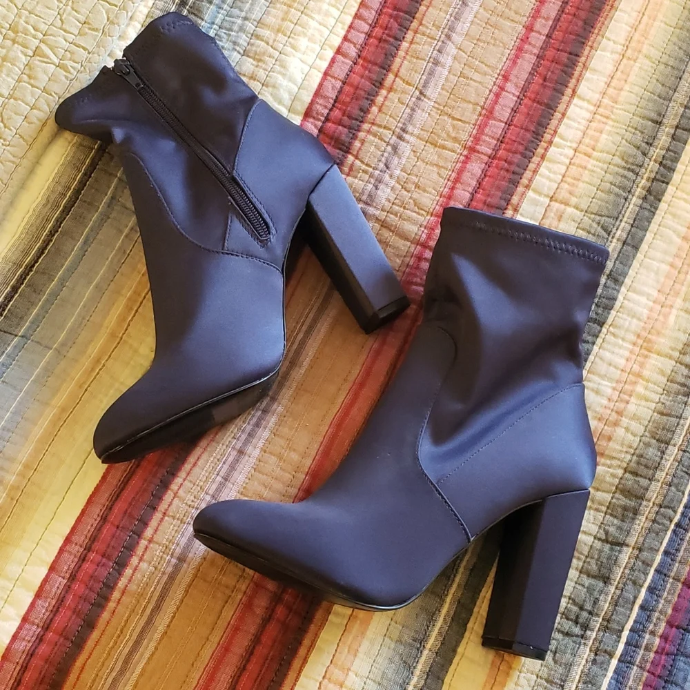 Call it Spring booties - Picture 1 of 4